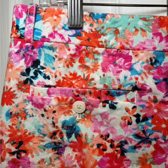 J. Crew - Breathable Tropical Soft Casual Textured Twill Floral Shorts in Size 4 - Picture 4 of 10